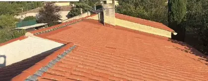 Toiture en tuiles après démoussage complet